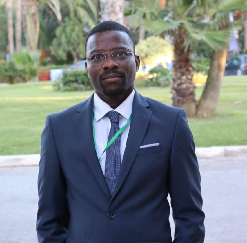 Portrait Dr. Gérard Edjiyato